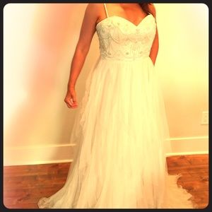 Sparkles & tulle! Brand new wedding dress w/tags.